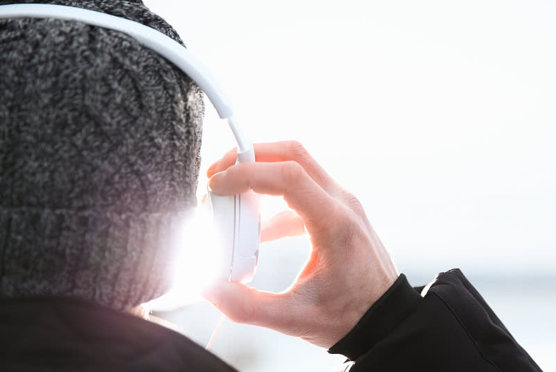 Musiikkia kuuntelemassa