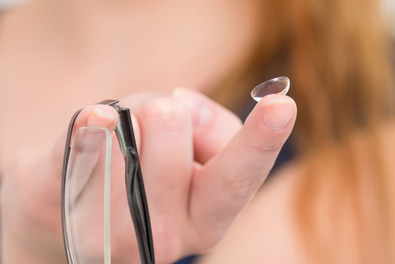 Silmälasit ja piilolinssit